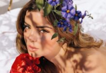 Деми Роуз похвасталась роскошным телом: фото 18+