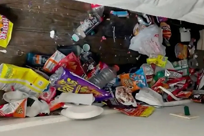 Диетолог обнаружила отвратительную находку за кроватью сына