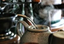 Назван сжигающий на животе жир напиток