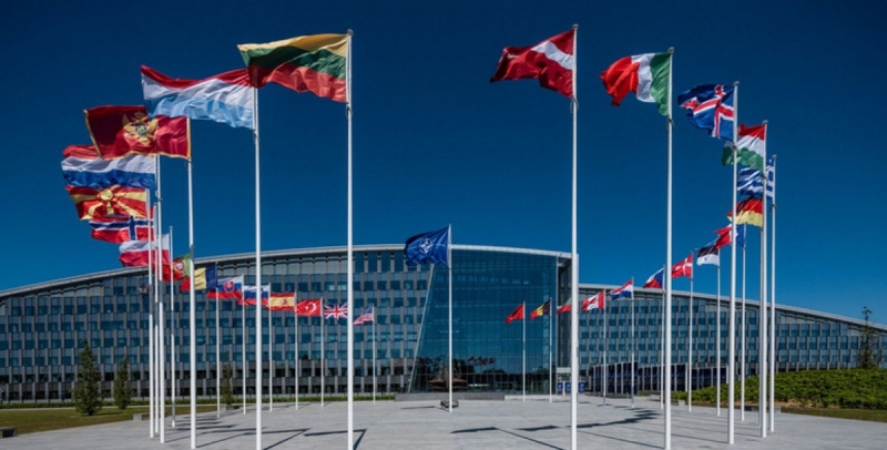 &laquo;Сигнал Москве&raquo;: НАТО обретает женское лицо