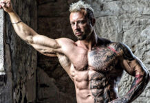 Выглядящий в два раза младше своего возраста бодибилдер раскрыл секрет молодости