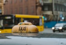 Вышла новая серия YouTube-шоу «Урюк и клюква» о жизни мигрантов в России