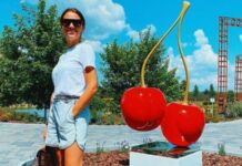 Жена Решетника поразила стильным образом в Черкассах фото