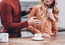 Женщина забеременела от отца своего возлюбленного во время отдыха всей семьей