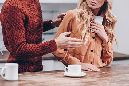 Женщина забеременела от отца своего возлюбленного во время отдыха всей семьей