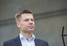 Гончаренко: отъезд вице-премьера Чернышова согласован на эту неделю